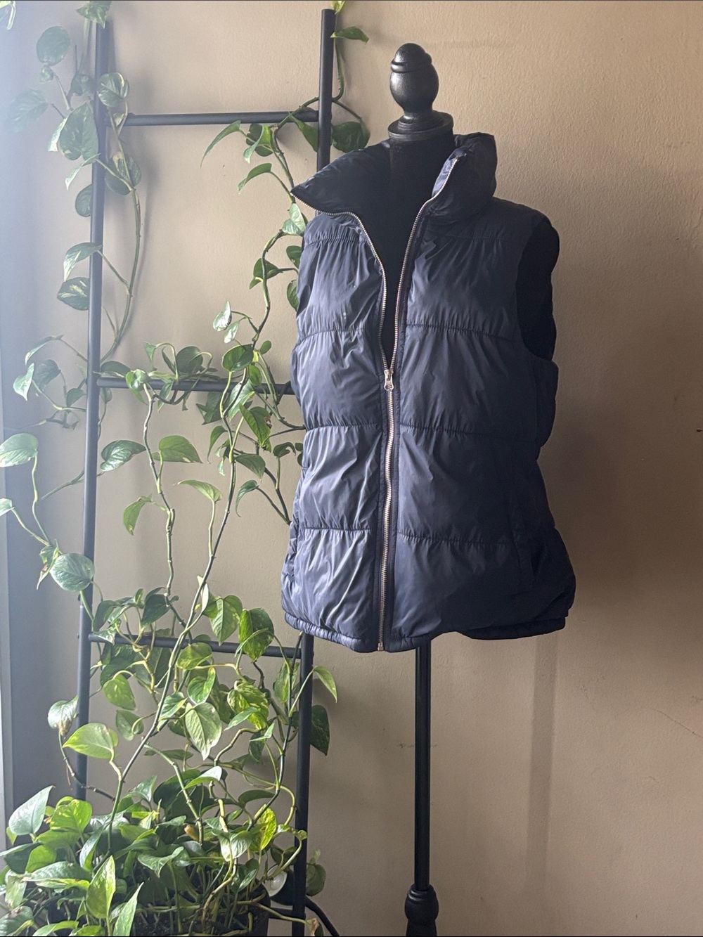 Women's Navy Quilted Puffer Vest - Sleeveless Zip Front
